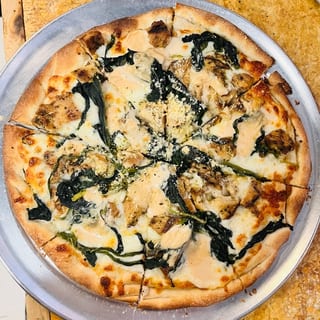 Chicken Florentine Supreme Pizza