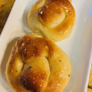 Garlic Knots (x2)